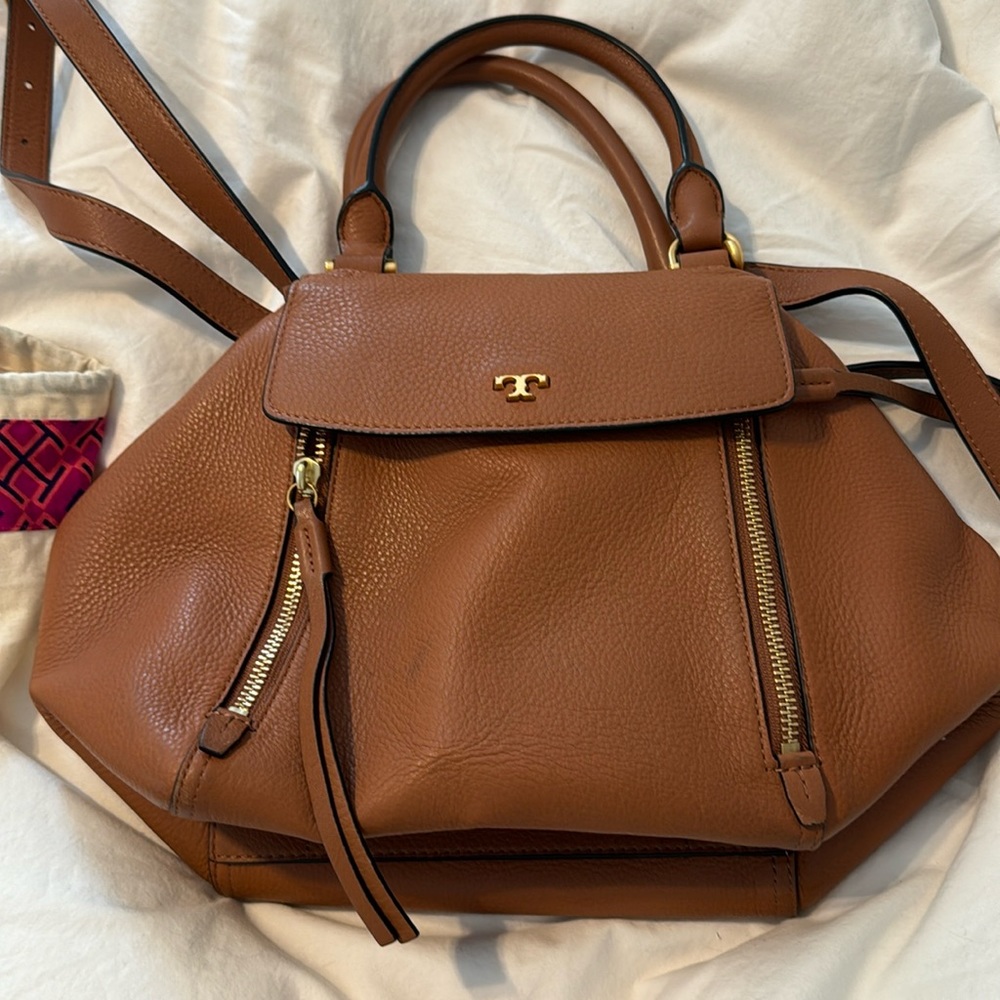 Small half moon Tory Burch bag
